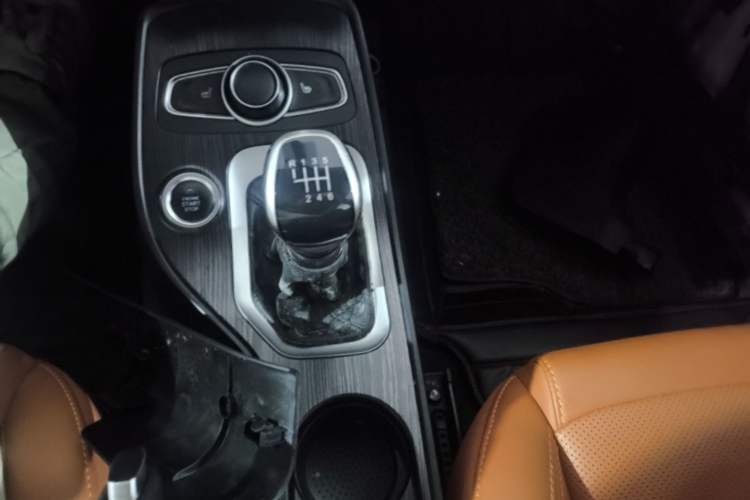 Used Chery Tiggo 7 2016 1.5T Manual Yaozhen Edition Gear Lever