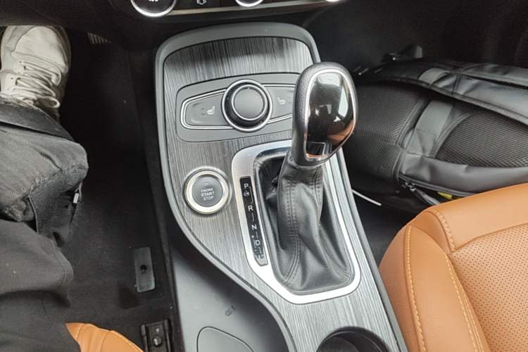 Used Chery Tiggo 7 2016 2.0L CVT YAOZHEN Edition Gear Lever