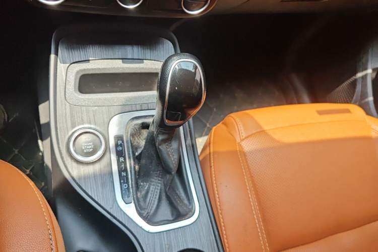 Used Chery Tiggo 7 2016 2.0L CVT Shining Edition Gear Lever