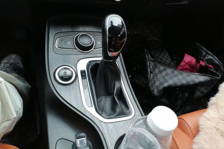 Used Chery Tiggo 7 2016 2.0L CVT YAOZHEN Edition Gear Lever