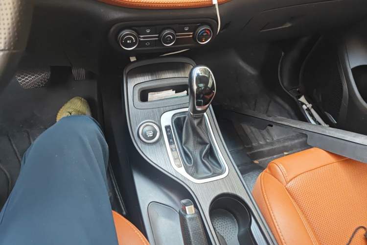 Used Chery Tiggo 7 2016 2.0L CVT Shining Edition Gear Lever