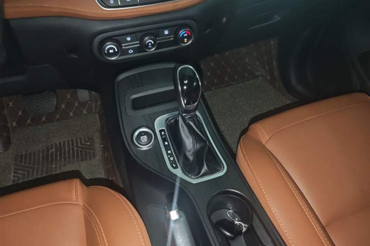 Used Chery Tiggo 7 2016 2.0L CVT Shining Edition Gear Lever