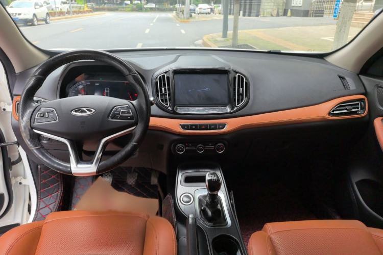 Used Chery Tiggo 7 2016 1.5T Manual E-commerce Edition Interior 3