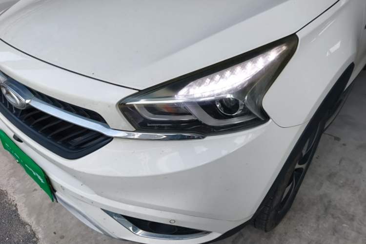 Used Chery Tiggo 7 2016 2.0L CVT YAOZHEN Edition Left Front Headlight