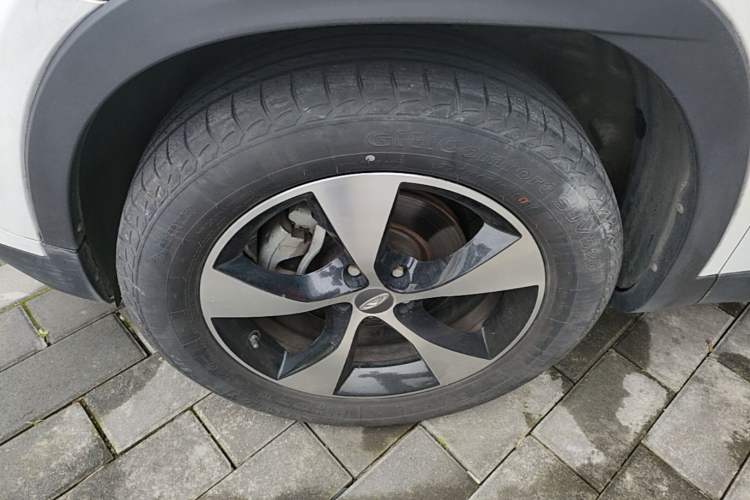 Used Chery Tiggo 7 2016 2.0L CVT YAOZHEN Edition Left Front Wheel Hub