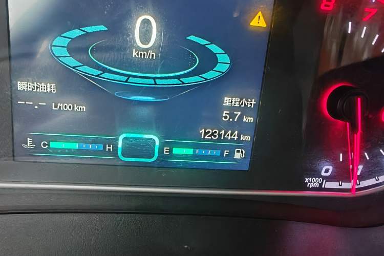 Used Chery Tiggo 7 2016 1.5T Manual E-commerce Edition Odometer Close Up