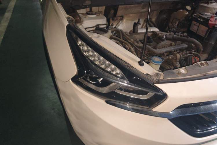 Used Chery Tiggo 7 2016 2.0L CVT Shining Edition Right Front Headlight