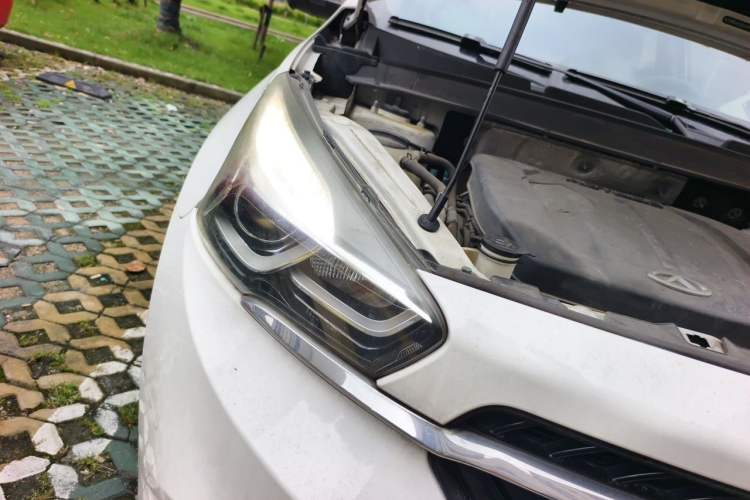 Used Chery Tiggo 7 2016 2.0L CVT YAOZHEN Edition Right Front Headlight