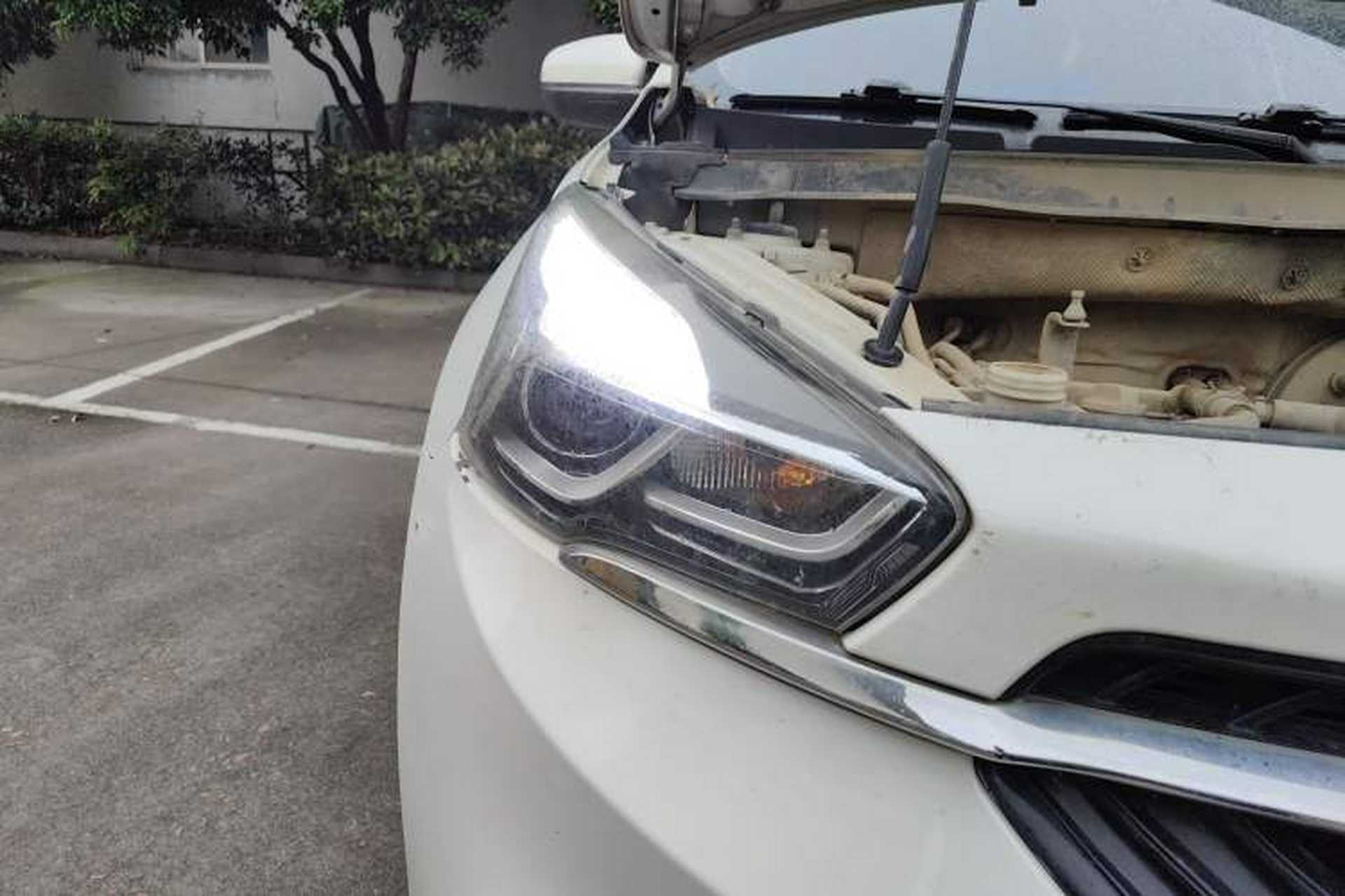 Used Chery Tiggo 7 2016 2.0L CVT Shining Edition Right Front Headlight