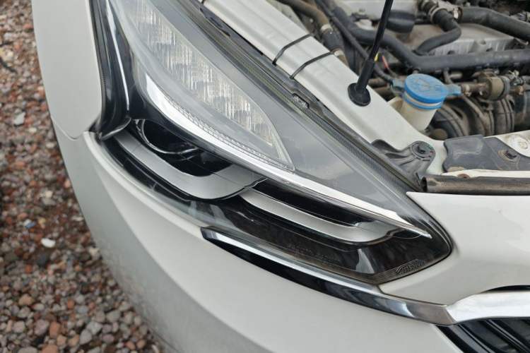 Used Chery Tiggo 7 2016 2.0L CVT Shining Edition Right Front Headlight