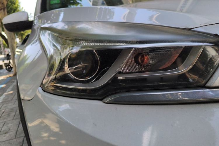 Used Chery Tiggo 7 2016 2.0L CVT Shining Edition Right Front Headlight