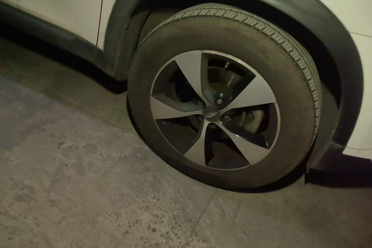Used Chery Tiggo 7 2016 2.0L CVT YAOZHEN Edition Right Front Wheel Hub