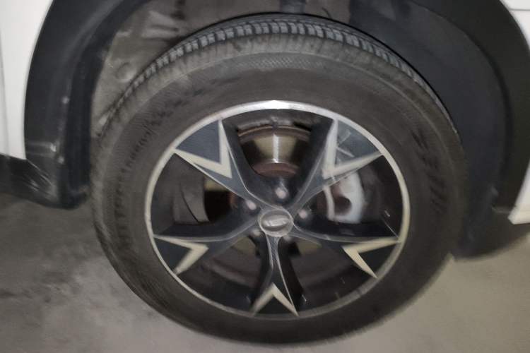 Used Chery Tiggo 7 2016 2.0L CVT YAOZHEN Edition Right Front Wheel Hub