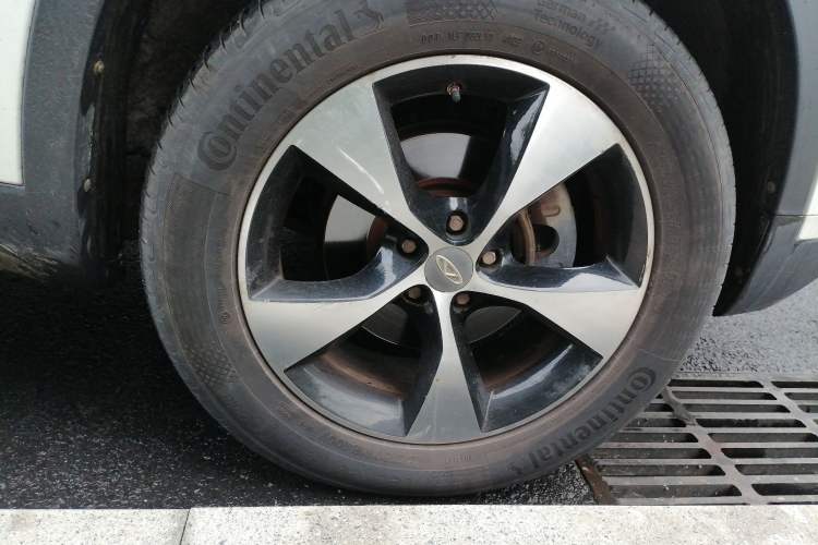 Used Chery Tiggo 7 2016 2.0L CVT YAOZHEN Edition Right Front Wheel Hub