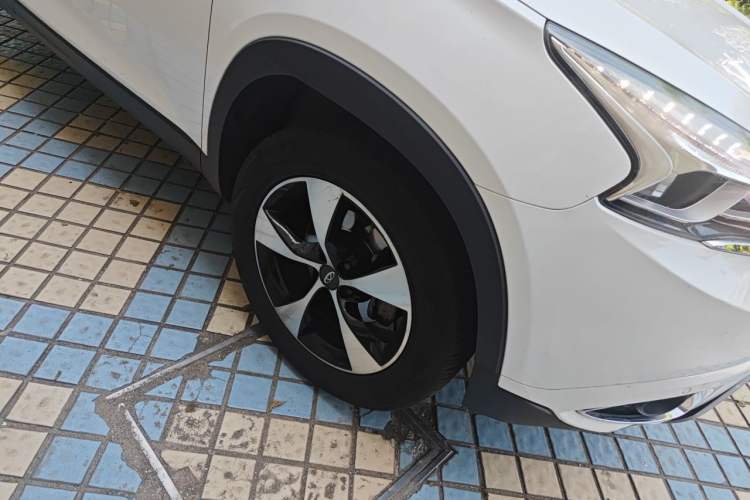 Used Chery Tiggo 7 2016 2.0L CVT Shining Edition Right Front Wheel Hub