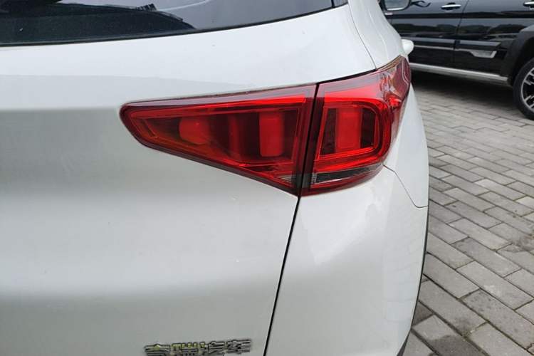 Used Chery Tiggo 7 2016 2.0L CVT YAOZHEN Edition Right Rear Taillight