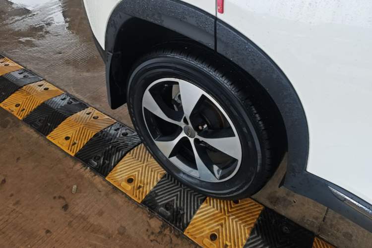 Used Chery Tiggo 7 2016 2.0L CVT YAOZHEN Edition Right Rear Wheel Hub