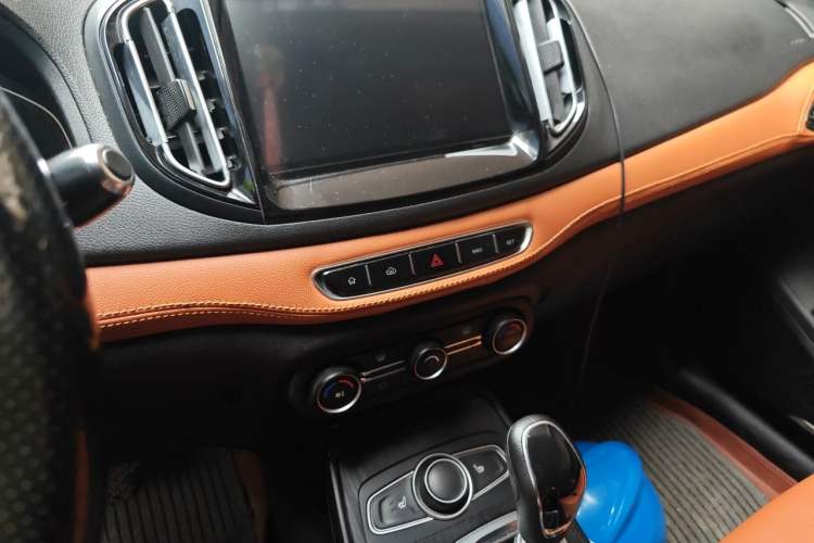 Used Chery Tiggo 7 2016 2.0L CVT YAOZHEN Edition Audio And AC Panel