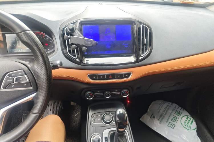 Used Chery Tiggo 7 2016 2.0L CVT YAOZHEN Edition Audio And AC Panel