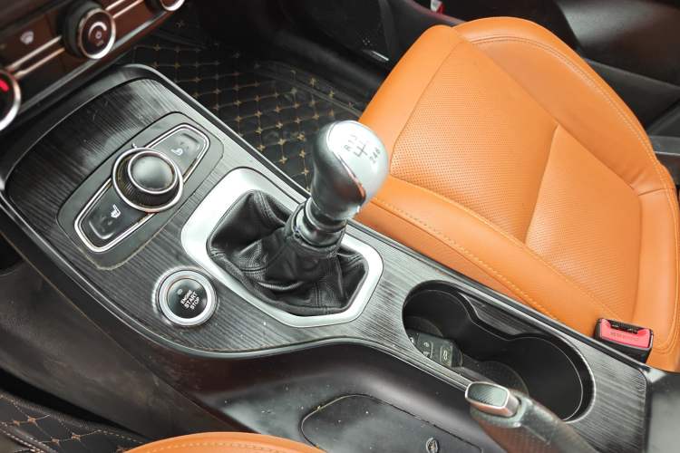 Used Chery Tiggo 7 2016 1.5T Manual Yaozhen Edition Gear Lever