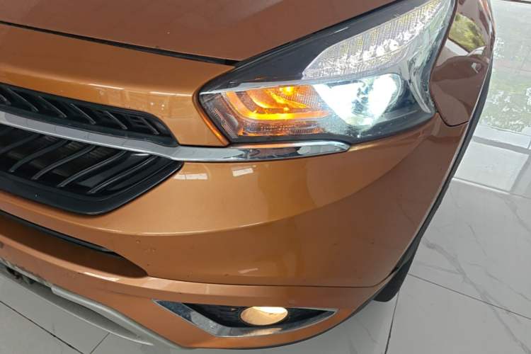 Used Chery Tiggo 7 2016 2.0L CVT Shining Edition Left Front Headlight