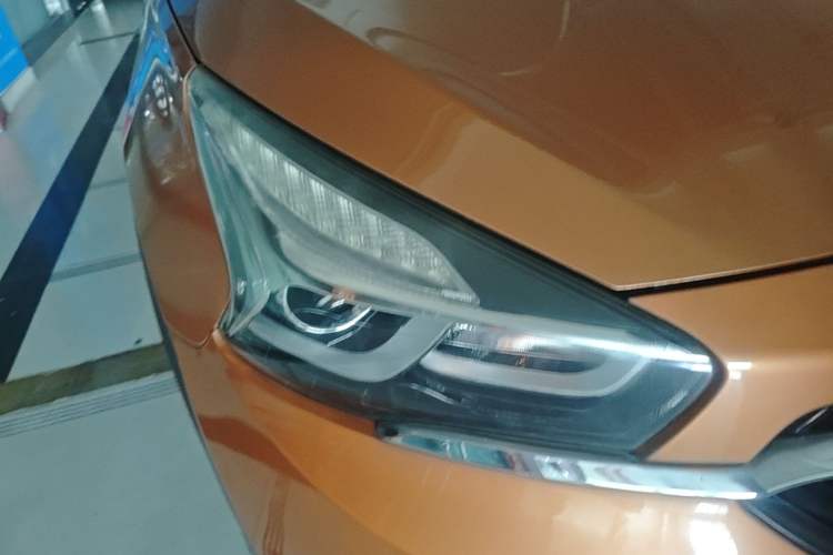 Used Chery Tiggo 7 2016 2.0L CVT YAOZHEN Edition Right Front Headlight