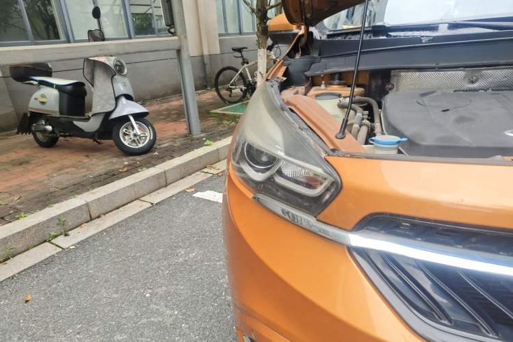 Used Chery Tiggo 7 2016 2.0L CVT YAOZHEN Edition Right Front Headlight