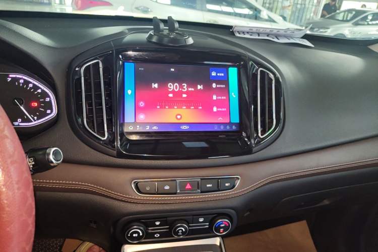 Used Chery Tiggo 7 2017 SPORT 1.5T Automatic Elite Edition Audio And AC Panel