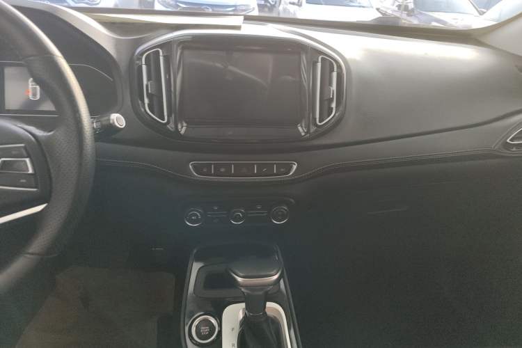 Used Chery Tiggo 7 2017 SPORT 1.5T Automatic Elite Edition Audio And AC Panel
