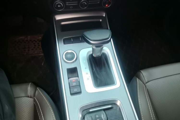 Used Chery Tiggo 7 2017 SPORT 1.5T Automatic Elite Edition Gear Lever