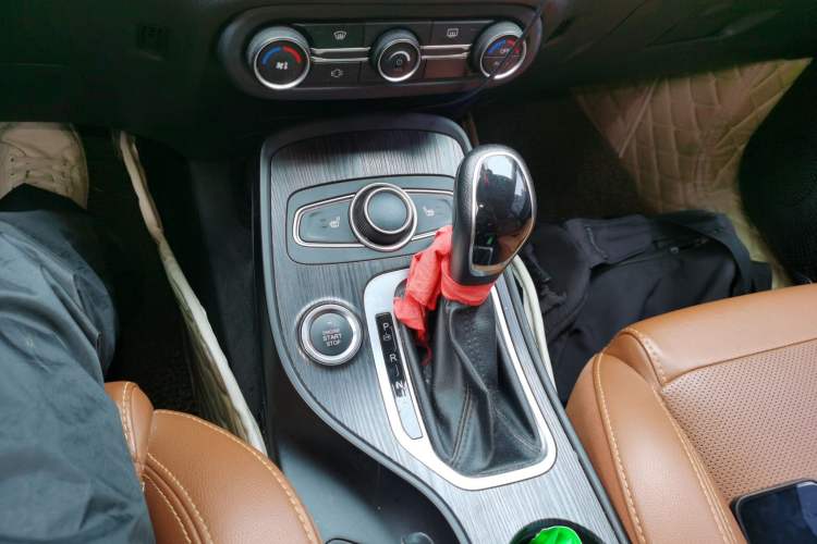 Used Chery Tiggo 7 2017 2.0L CVT Zhaoling Edition Gear Lever