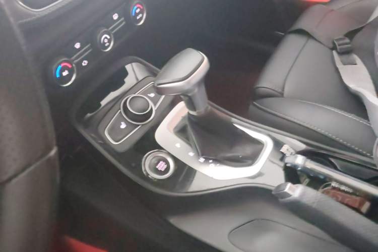 Used Chery Tiggo 7 2017 SPORT 1.5T Automatic Luxury Edition Gear Lever