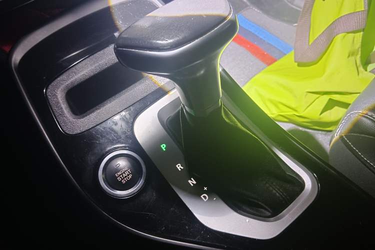 Used Chery Tiggo 7 2017 SPORT 1.5T Automatic Elite Edition Gear Lever