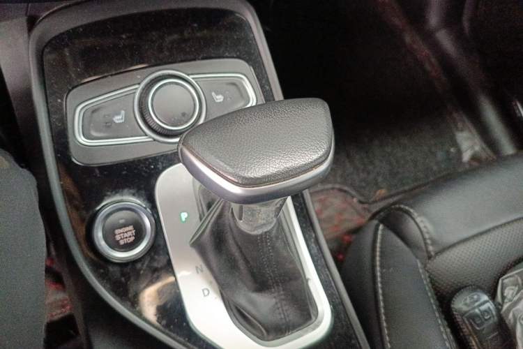 Used Chery Tiggo 7 2017 SPORT 1.5T Automatic Luxury Edition Gear Lever