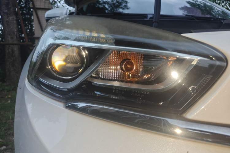 Used Chery Tiggo 7 2017 SPORT 1.5T Automatic Luxury Edition Right Front Headlight