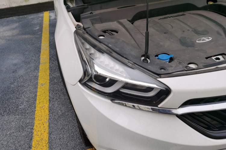 Used Chery Tiggo 7 2017 2.0L CVT Zhaoling Edition Right Front Headlight
