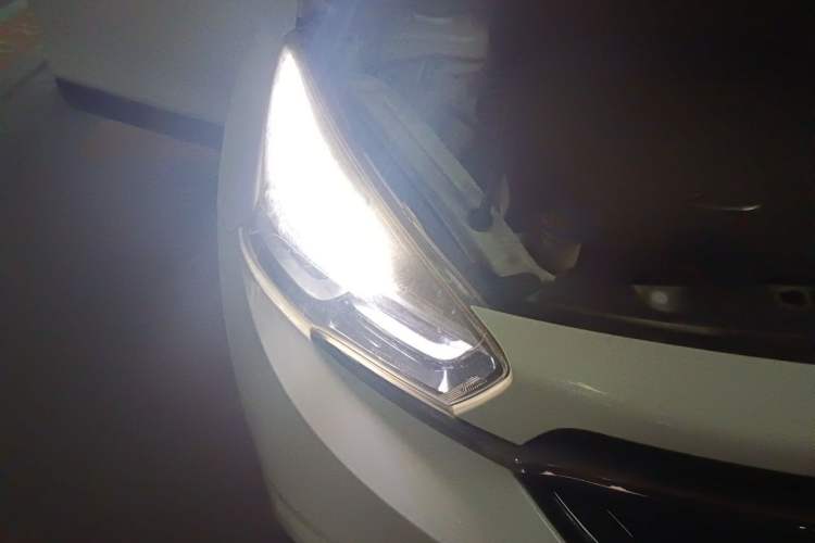 Used Chery Tiggo 7 2017 SPORT 1.5T Automatic Elite Edition Right Front Headlight