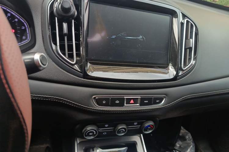 Used Chery Tiggo 7 2018 1.5T Automatic Elite Edition China V Standard Audio And AC Panel