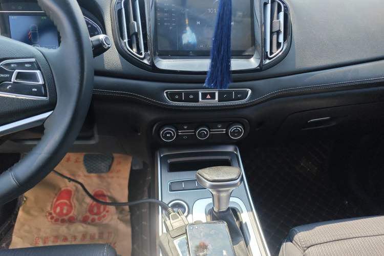 Used Chery Tiggo 7 2018 FLY Model 1.5T Automatic Enjoyment Edition China V Standard Audio And AC Panel
