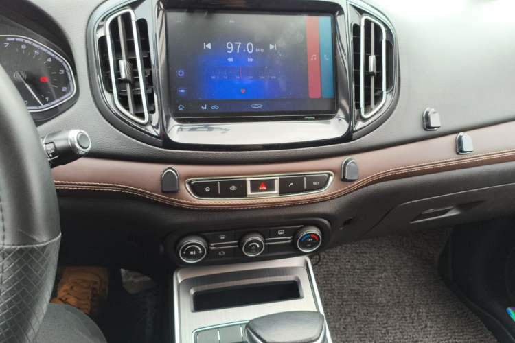 Used Chery Tiggo 7 2018 FLY Model 1.5T Automatic Jingxiang Edition China V Standard Audio And AC Panel