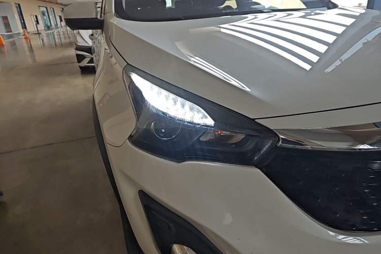 Used Chery Tiggo 7 2018 FLY Model 1.5T Manual Enjoyment Version China VI Standard Right Front Headlight