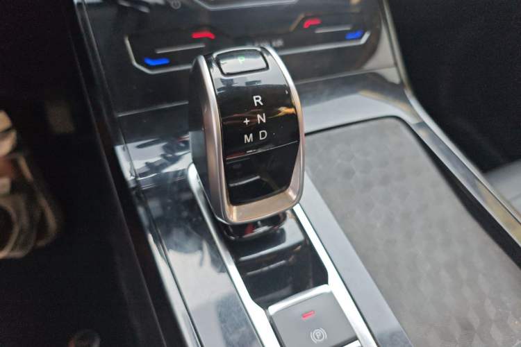 Used Chery Tiggo 7 2022 Super Edition 1.5T CVT Super Hero Gear Lever