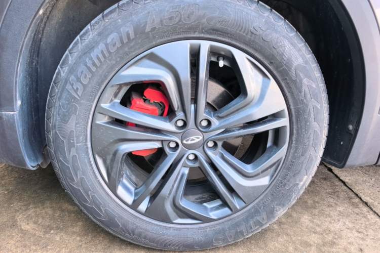 Used Chery Tiggo 7 2022 Super Edition 1.5T CVT Super Warrior Left Front Wheel Hub