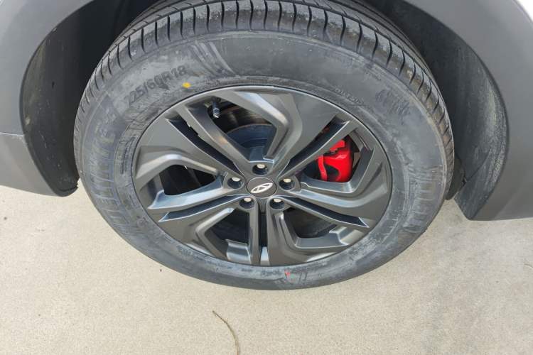 Used Chery Tiggo 7 2022 Supercharged Edition 1.6T DCT Super Warrior Right Rear Wheel Hub