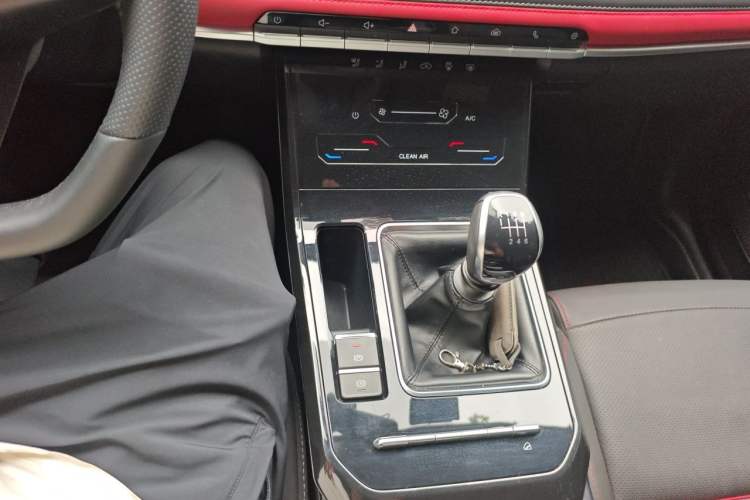 Used Chery Tiggo 7 2023 Supercharged Edition 1.5T Manual Supercharged Defender Gear Lever