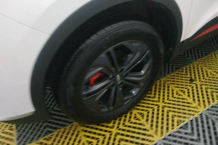 Used Chery Tiggo 7 2023 Supercharged Edition 1.5T CVT Super Warrior Left Front Wheel Hub