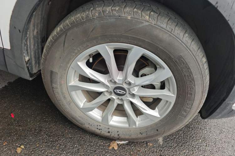 Used Chery Tiggo 7 2023 Supercharged Edition 1.5T Manual Supercharged Defender Right Front Wheel Hub