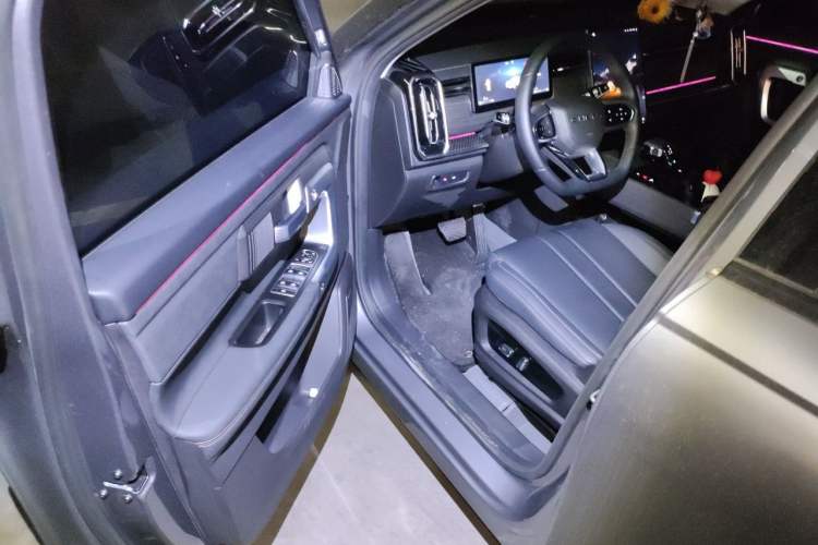 Used Chery Tiggo 7 2025 High-Performance Version 1.6T Two-Wheel Drive Edition Driver Seat