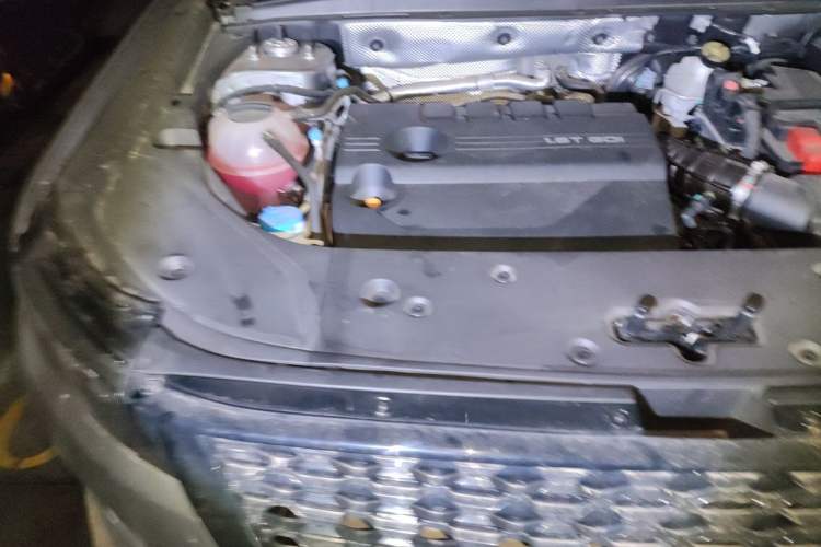 Used Chery Tiggo 7 2025 High-Performance Version 1.6T Two-Wheel Drive Edition Engine Bay Right