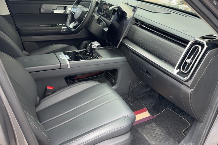 Used Chery Tiggo 7 2025 High-Performance Version 1.6T Front-Wheel-Drive Edition Interior 3